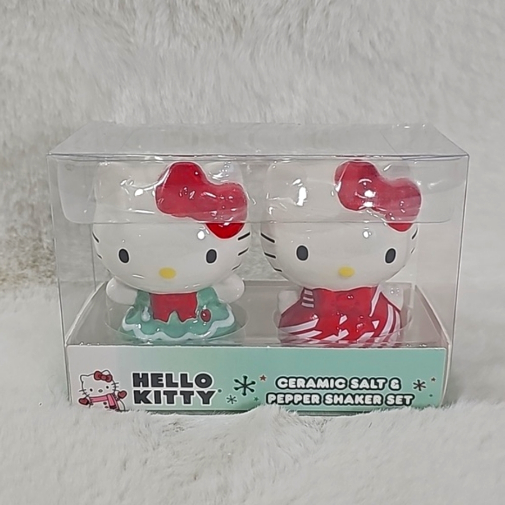 Sanrio Hello Kitty Christmas Holiday Salt and Pepper Shaker